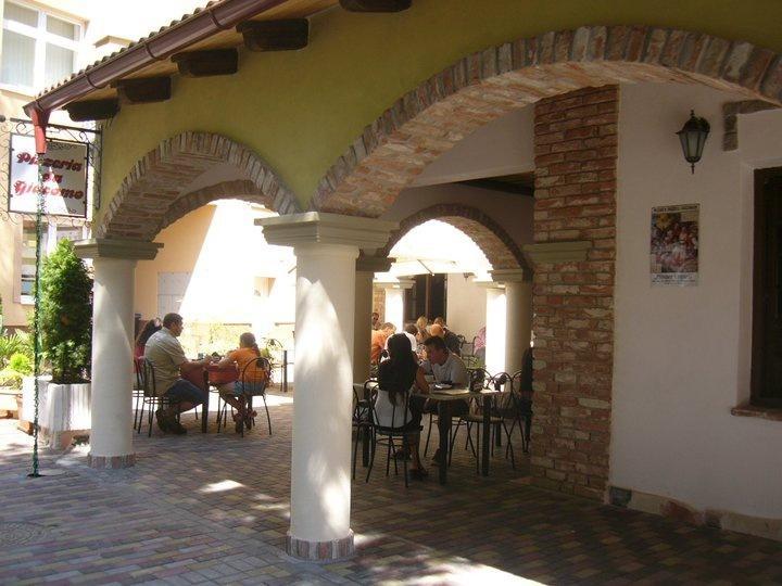 Penzion Da Giacomo Trenčín Kültér fotó